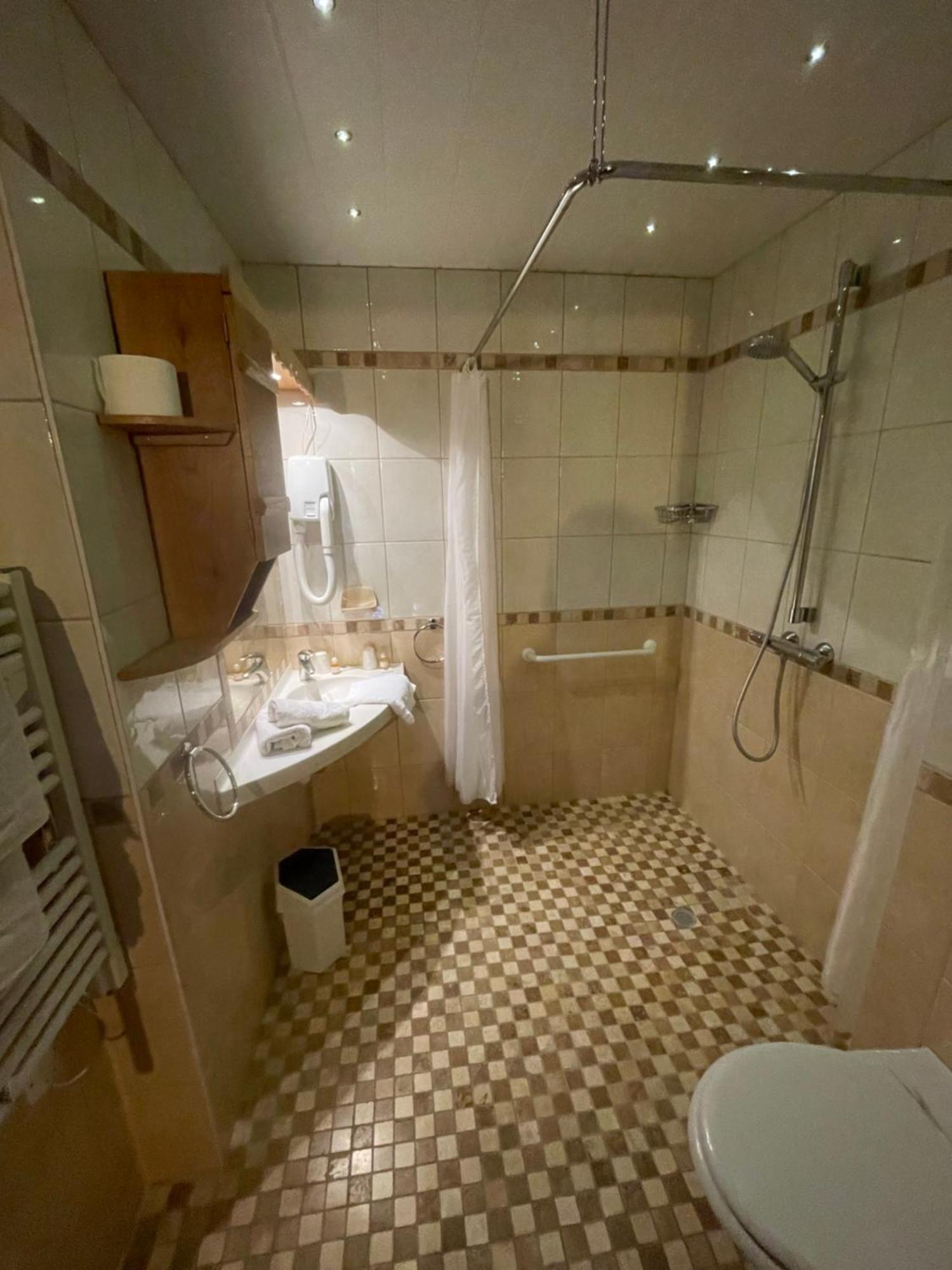 Hotel Le Ferraillon Abondance Buitenkant foto